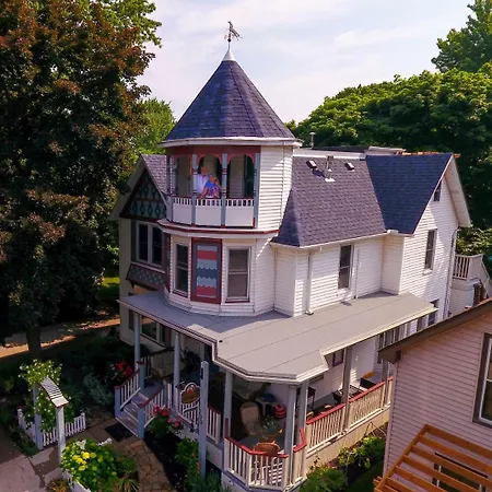 Bondy House Bed & Breakfast-3